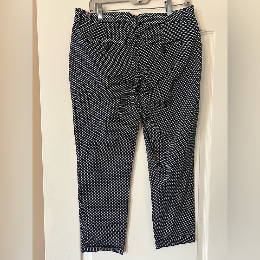 GAP Khaki Navy and White Patterned Pants Slim City Style Women’s Size 8, Ankle - Picture 6 of 16